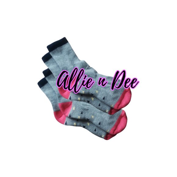 *BNWOT* 2 Pair Girls' Sports Reinforced Socks w/ Arch Support  Ages 10-12 (XL) - Picture 2 of 2